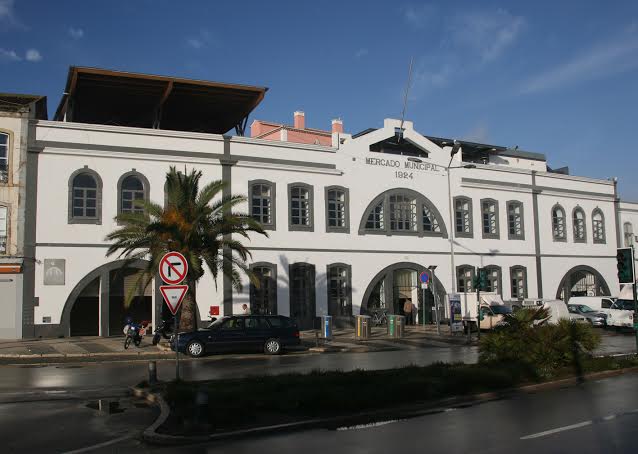 Sul Informação - Lagos: Mercado da Avenida fecha duas semanas para obras no pavimento