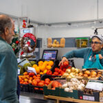 Sul Informação - Há vida no Mercado de Moncarapacho, mesmo com poucos comerciantes