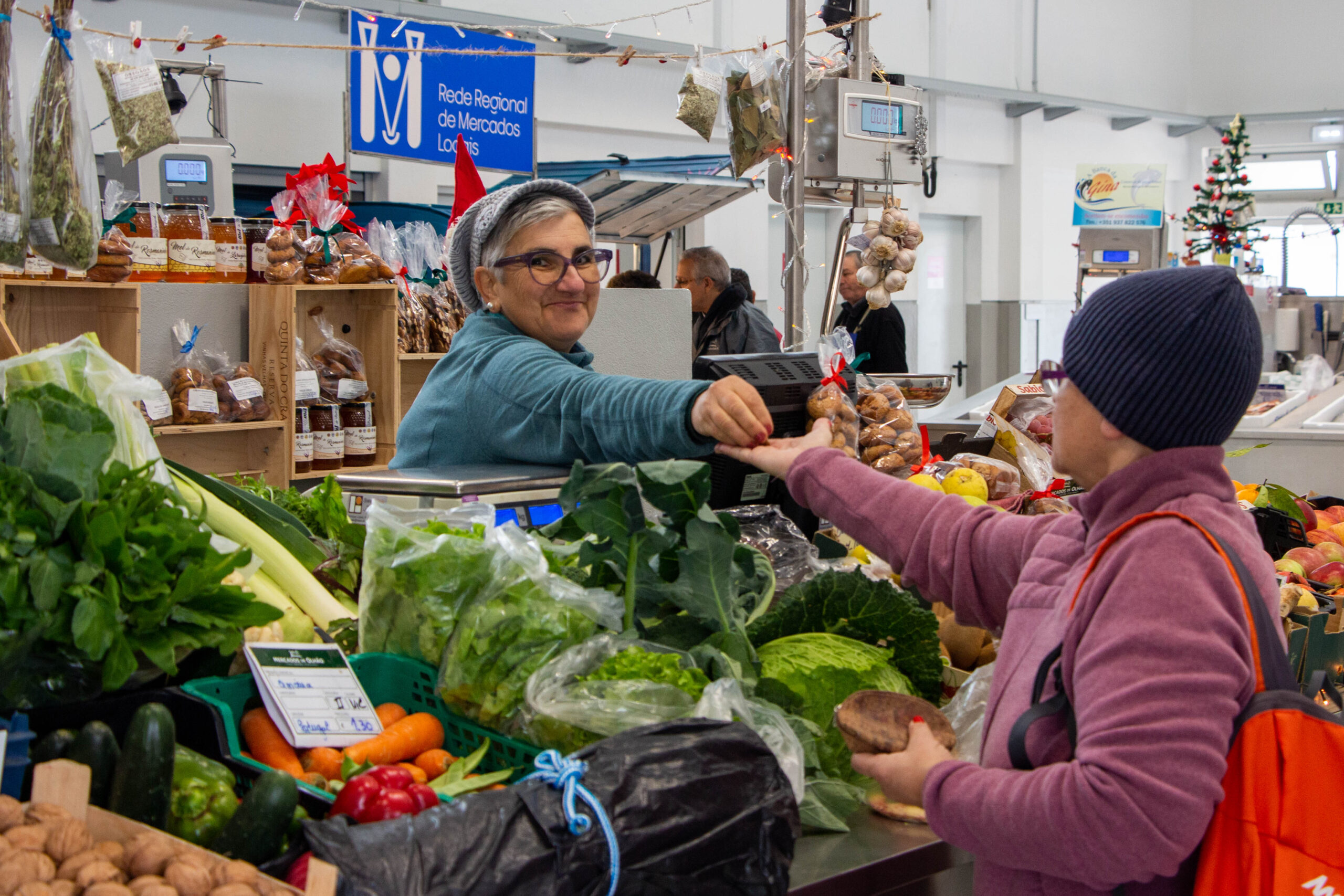 Sul Informação - Há vida no Mercado de Moncarapacho, mesmo com poucos comerciantes