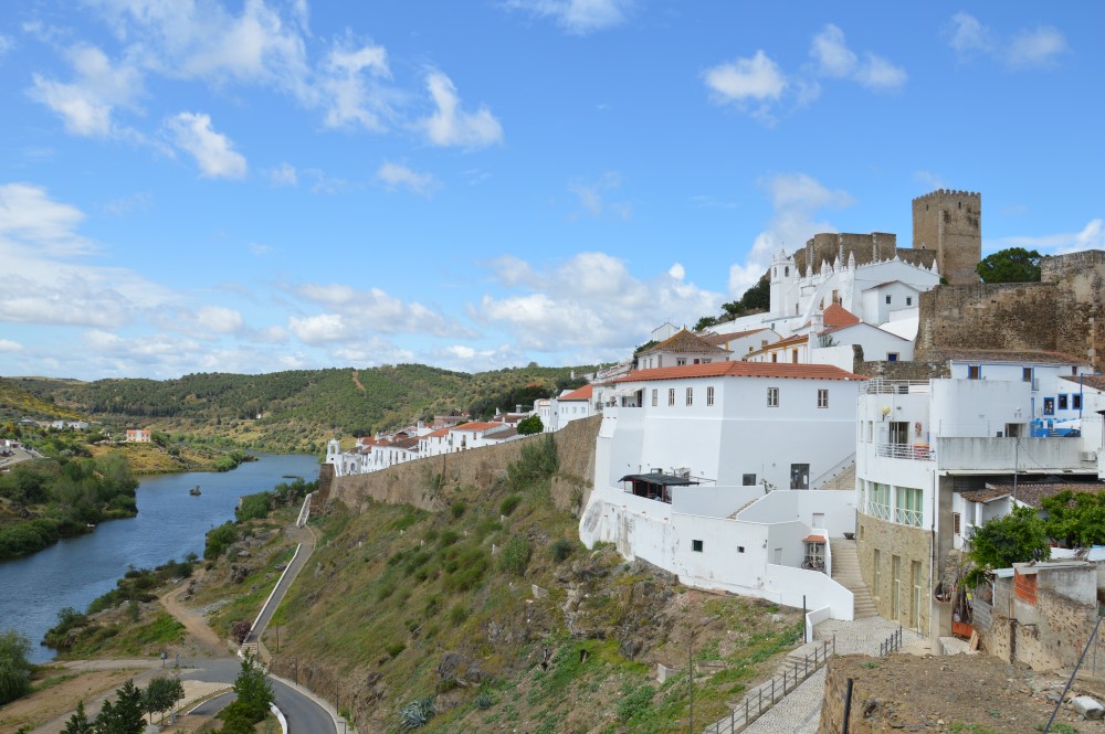 Sul Informação - Mértola, a vila-museu, dá a conhecer sua riqueza aos Amigos do Museu de Portimão