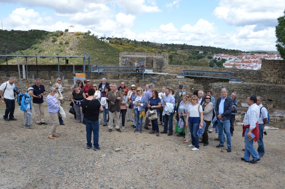 Sul Informação - Mértola, a vila-museu, dá a conhecer sua riqueza aos Amigos do Museu de Portimão