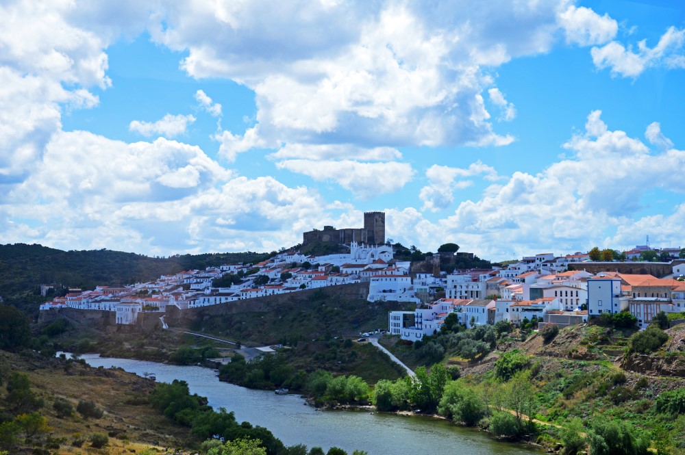 Sul Informação - Mértola, a vila-museu, dá a conhecer sua riqueza aos Amigos do Museu de Portimão
