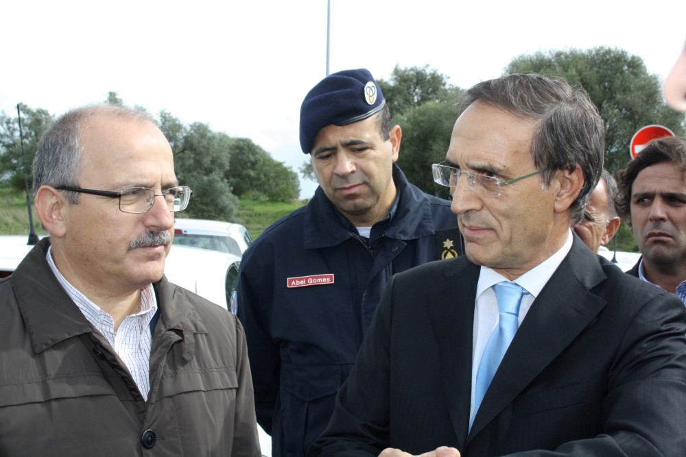 Sul Informação - Ministro veio ao Algarve «prestar honra» e dar condolências aos familiares da vítima mortal
