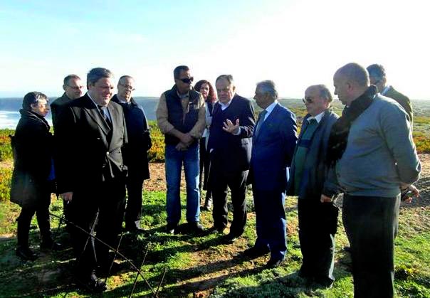 Sul Informação - Ministro da Cultura visitou Aljezur para conhecer Rîbat da Arrifana