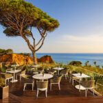 Sul Informação - Novos pratos, cocktails e decoração: Maré at Pine Cliffs e Mirador renovam-se para o Verão