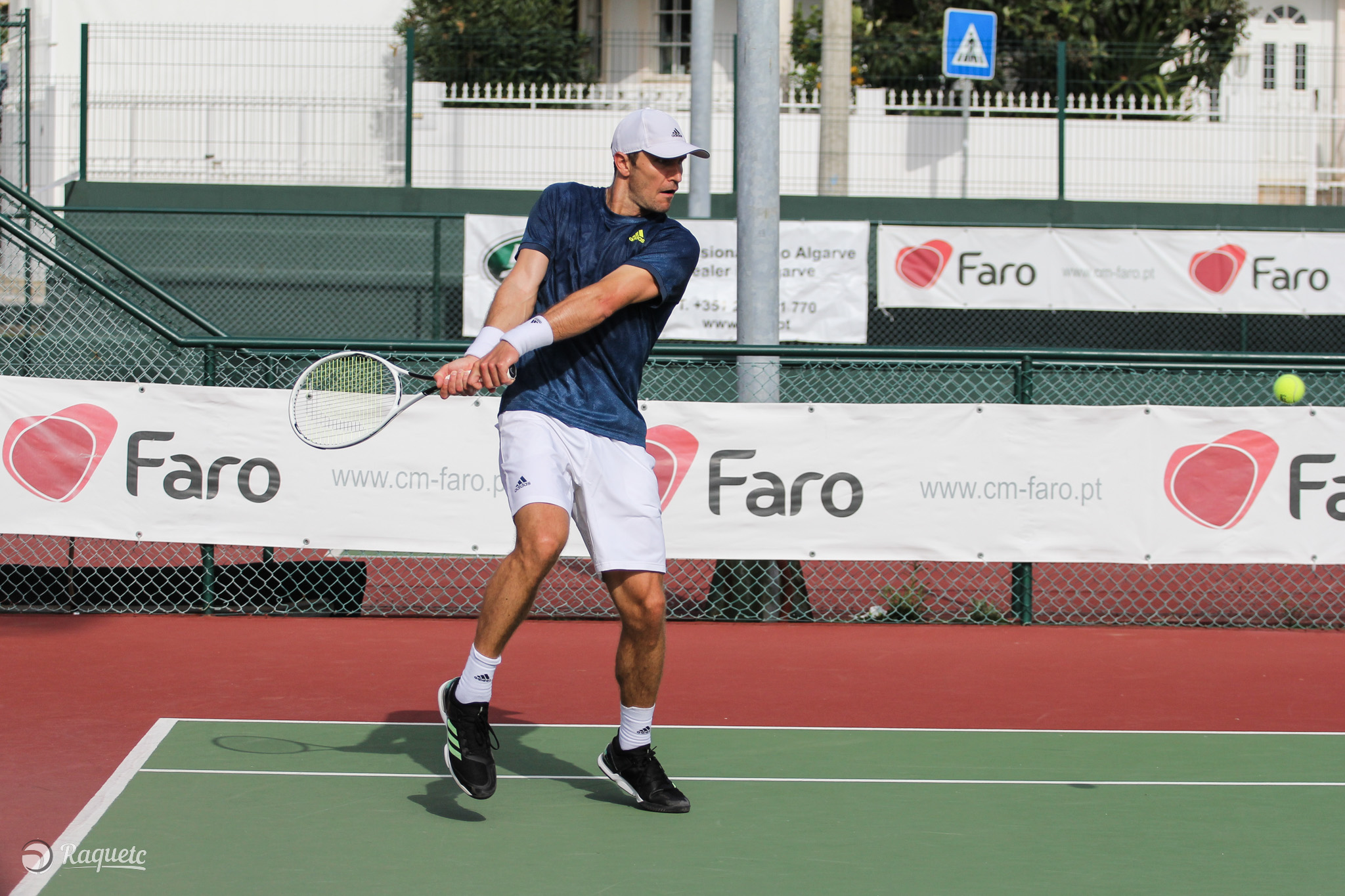 Sul Informação - Ténis: Pedro Araújo e Mischa Zverev entram a ganhar em Faro, Gastão Elias desistiu