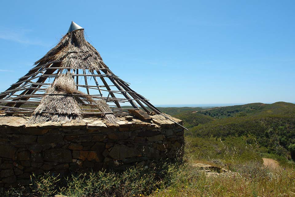 Sul Informação - Tavira promove passeio à descoberta do património dos montes e serras do concelho