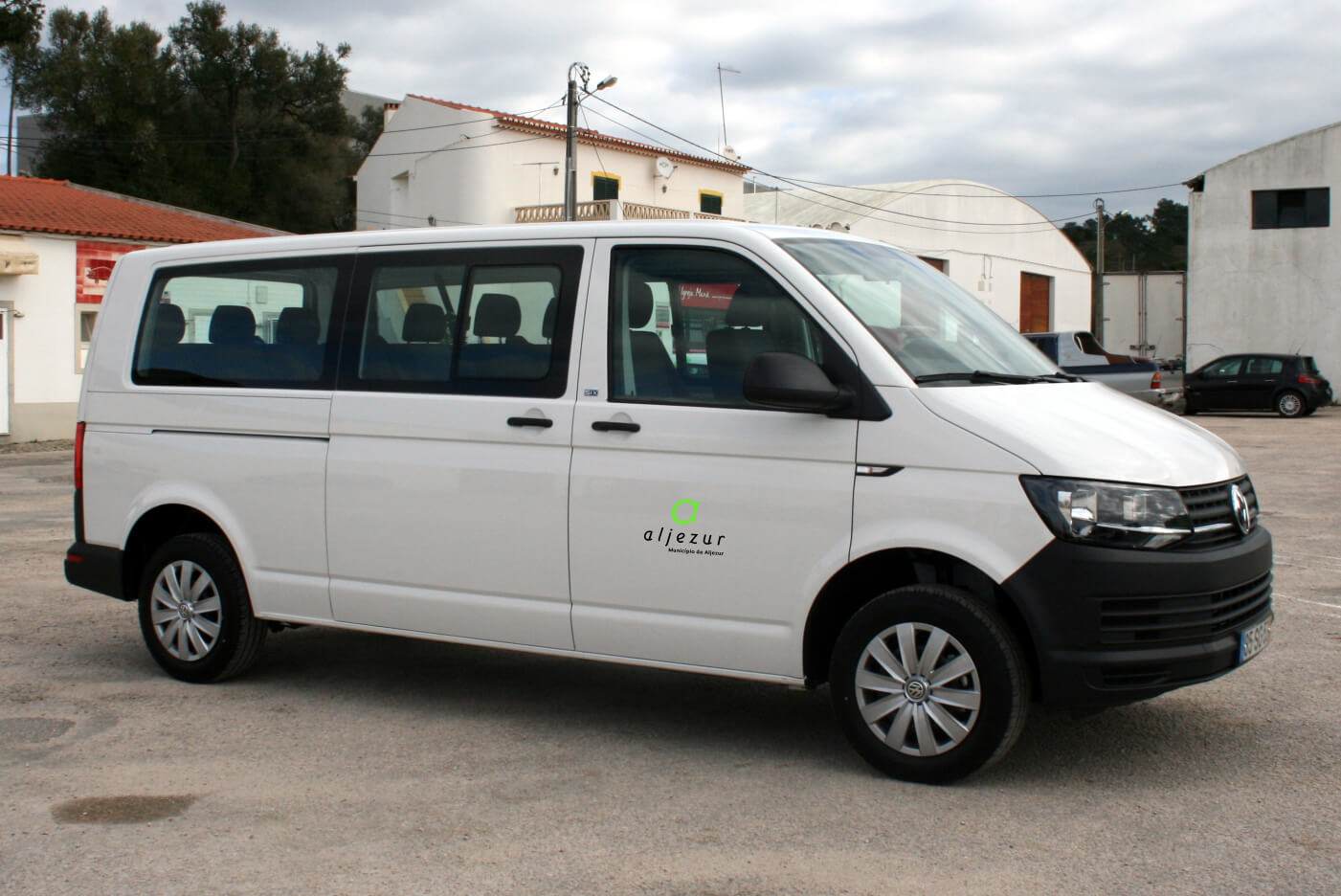 Sul Informação - Câmara de Aljezur compra carrinha para reforçar o transporte escolar
