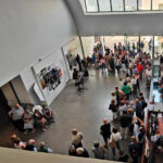 Sul Informação - Mar de gente na abertura da exposição de tributo a Manuel Guerreiro