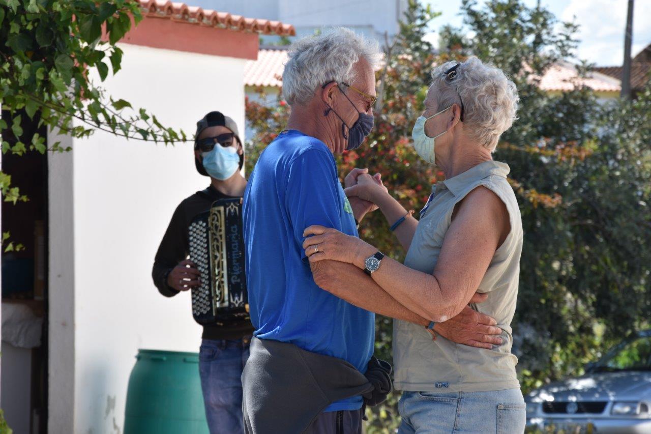 Sul Informação - “A Música bate à porta” dos idosos em Castro Marim