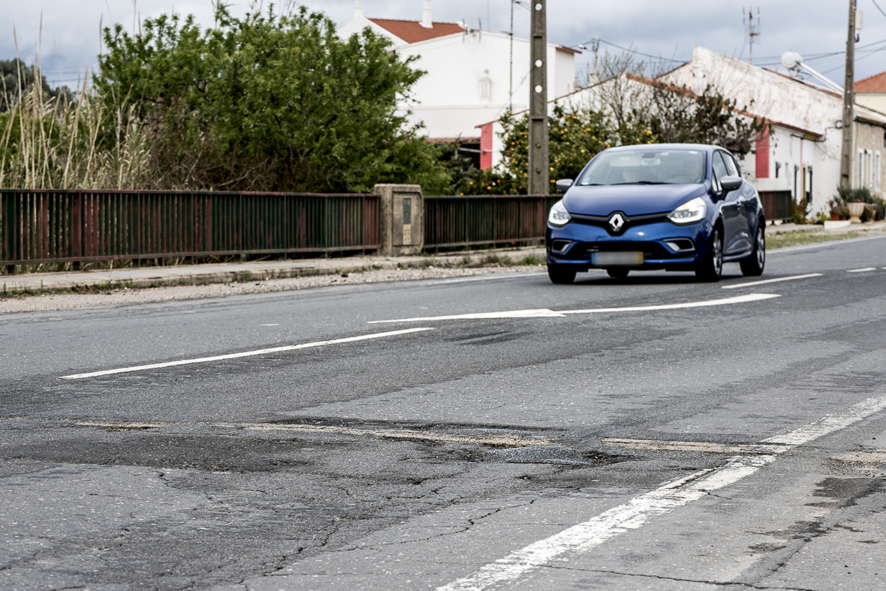 Sul Informação - Esta estrada não é para carros (velhos ou novos)