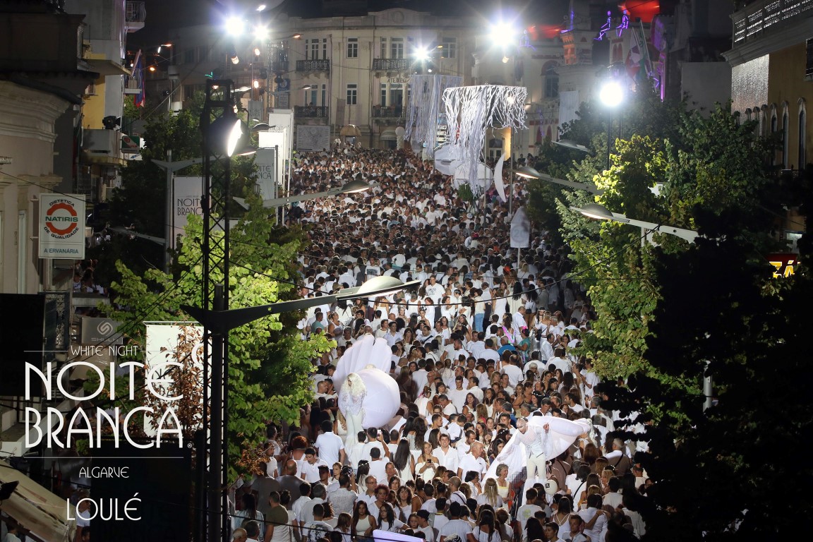 Sul Informação - 80 mil vestiram Loulé de branco na despedida do Verão (com fotos)
