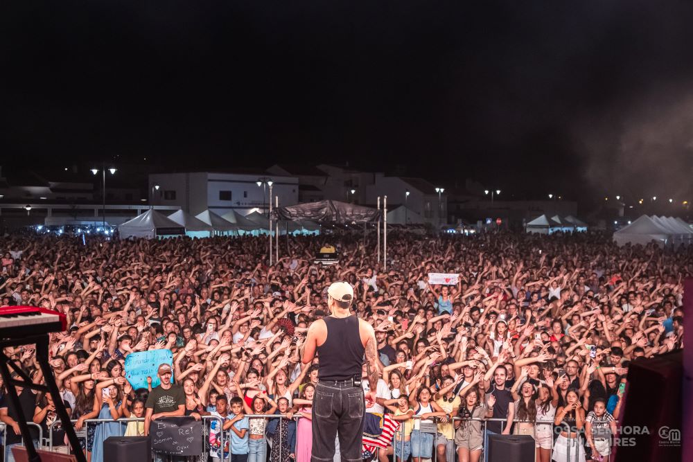 Sul Informação - Fernando Daniel levou multidão ao novo palco das Festas da Senhora dos Mártires