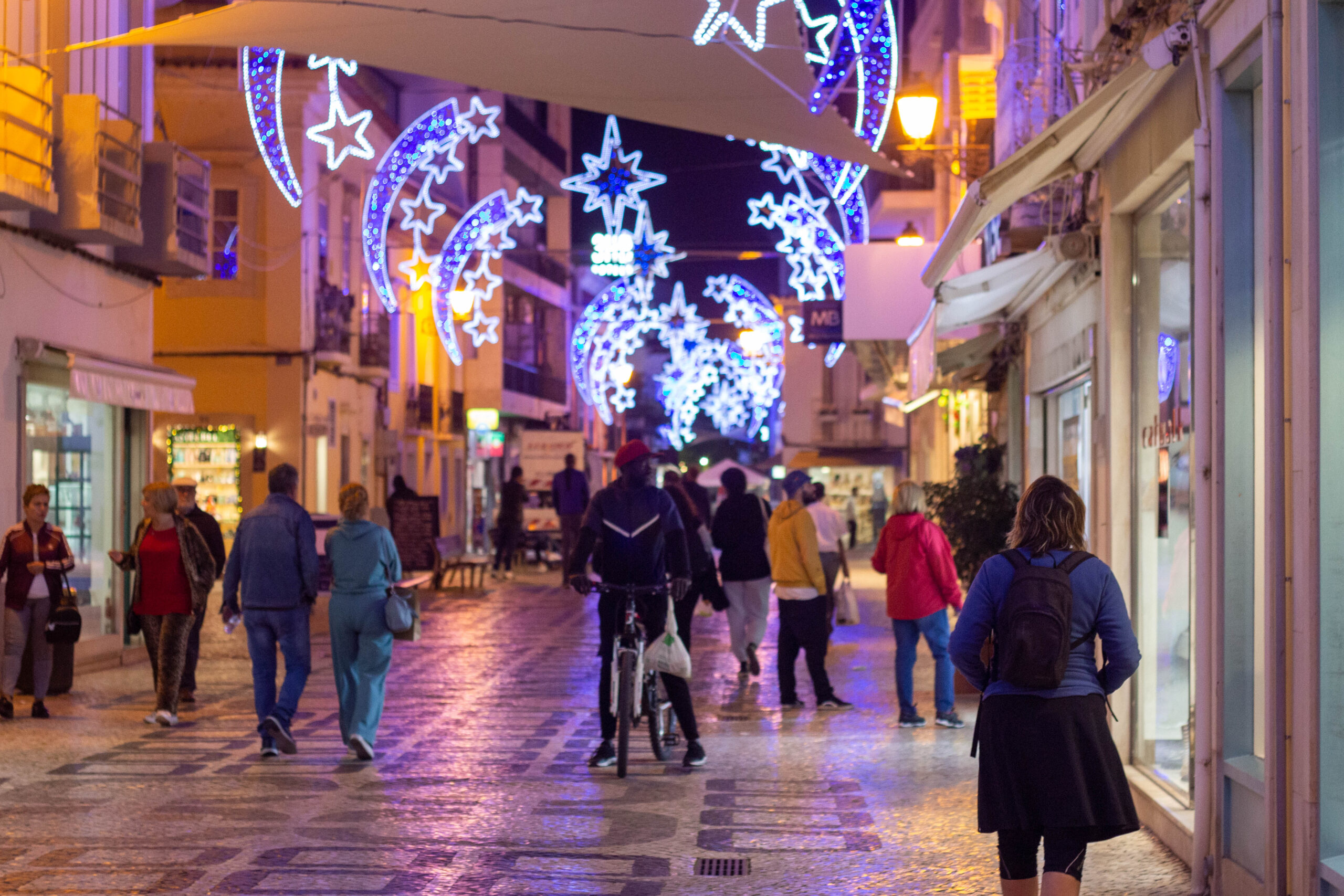 Sul Informação - Faro investe os mesmos 100 mil euros nas luzes de Natal, mas reduz tempo de iluminação