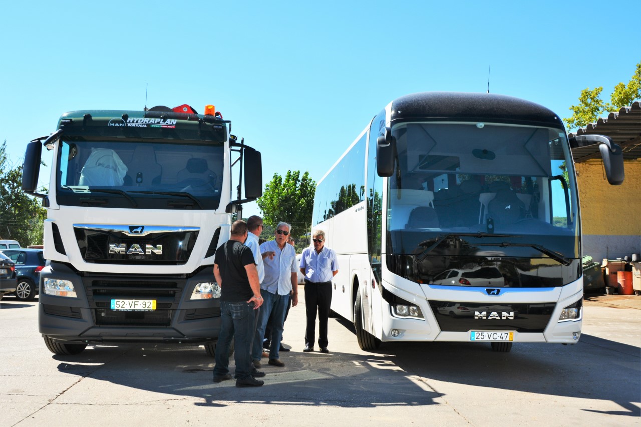 Sul Informação - Câmara de Silves comprou um camião do lixo e um autocarro