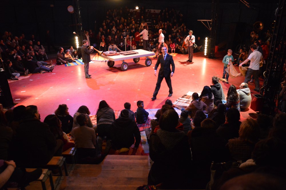 Sul Informação - Trombones, trapézios voadores e trampolins fizeram a festa do novo circo em Monchique