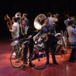 Sul Informação - Trombones, trapézios voadores e trampolins fizeram a festa do novo circo em Monchique