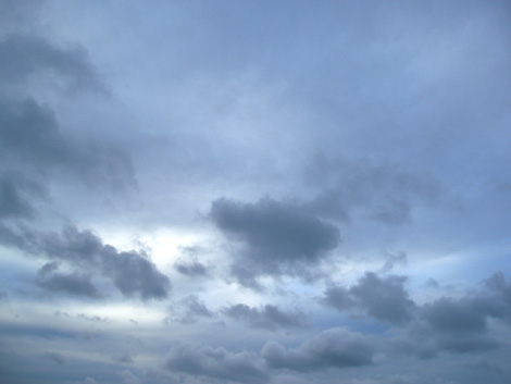Sul Informação - Nuvens e chuva fraca persistem esta quinta-feira, mas devem ausentar-se na sexta