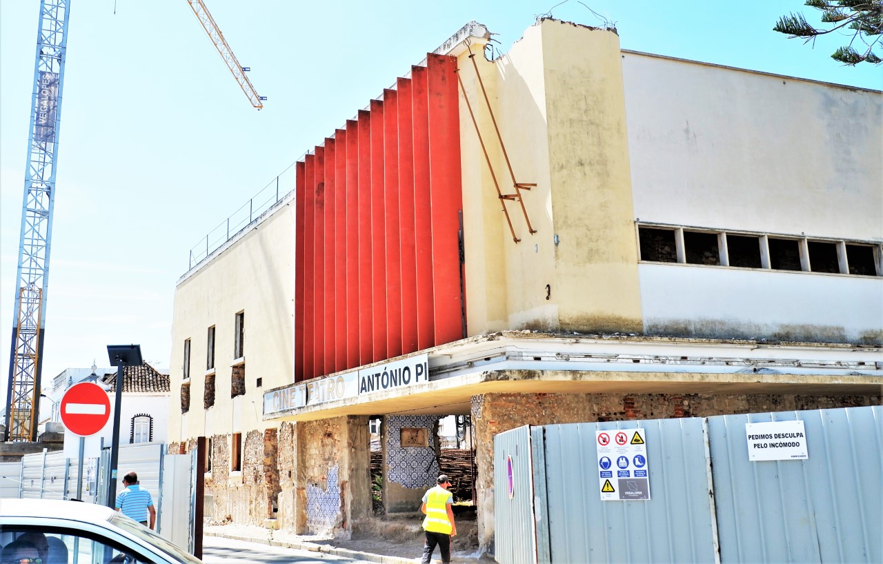 Sul Informação - Obras do Cine-Teatro António Pinheiro recomeçam após trabalhos de arqueologia