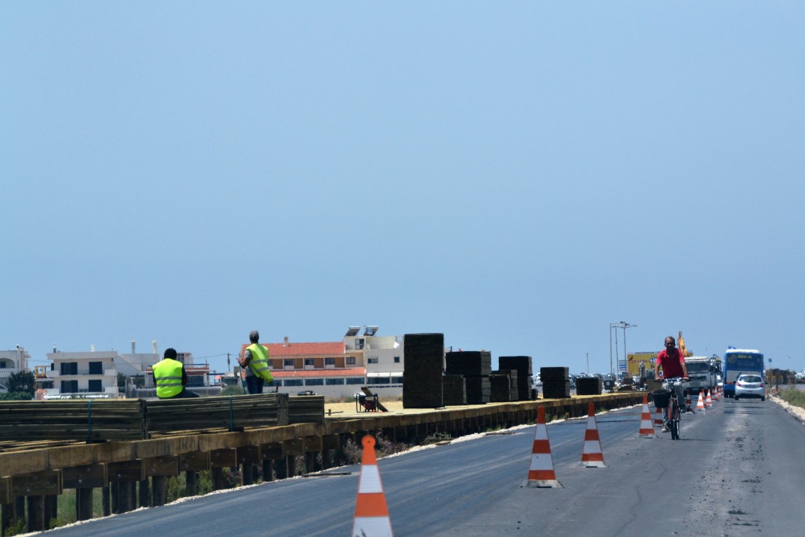 Sul Informação - Há «95% de certeza» que as obras no acesso à Praia de Faro terminam amanhã (com fotos)