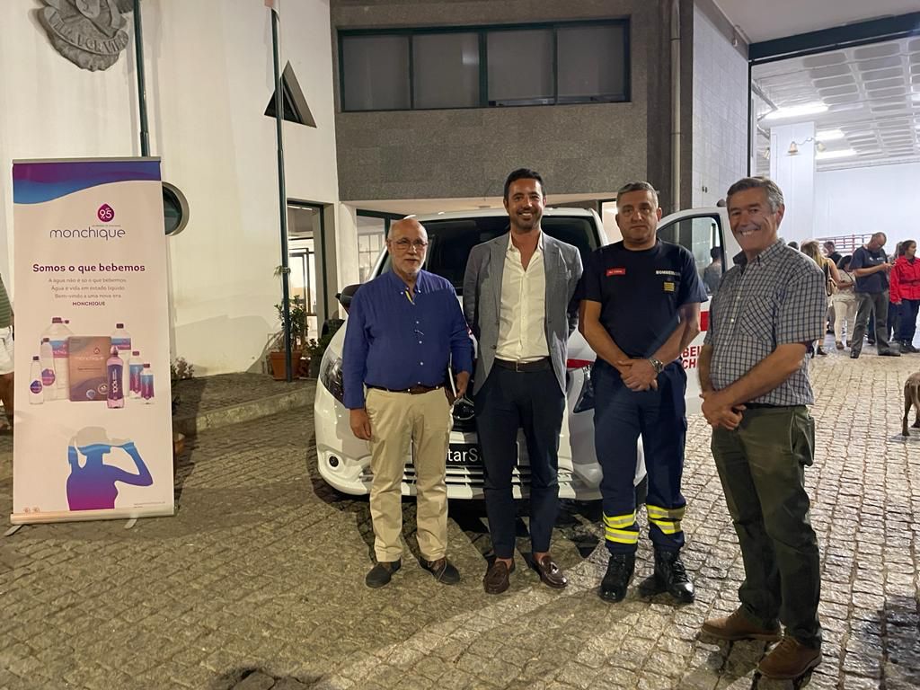 Sul Informação - Água Monchique entrega ambulância aos Bombeiros Voluntários