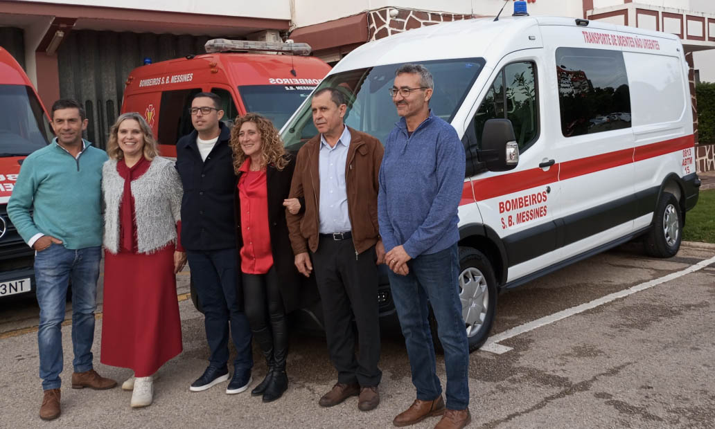 Sul Informação - Câmara de Silves ofereceu ambulância aos Bombeiros Voluntários de São Bartolomeu de Messines