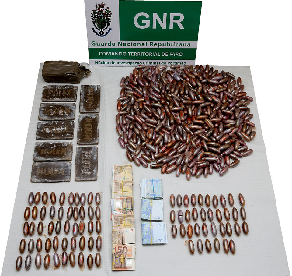 Sul Informação - GNR apreende quase 8 quilos de haxixe em Lagos, Portimão e Silves
