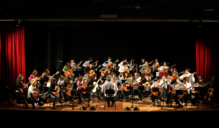 Sul Informação - Orquestra Juvenil de Guitarras do Algarve e trio Pedro Frias atuam em Lagoa