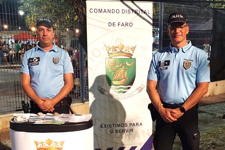 Sul Informação - PSP foi à Feira da Serra falar sobre licenciamento e uso de armas e explosivos