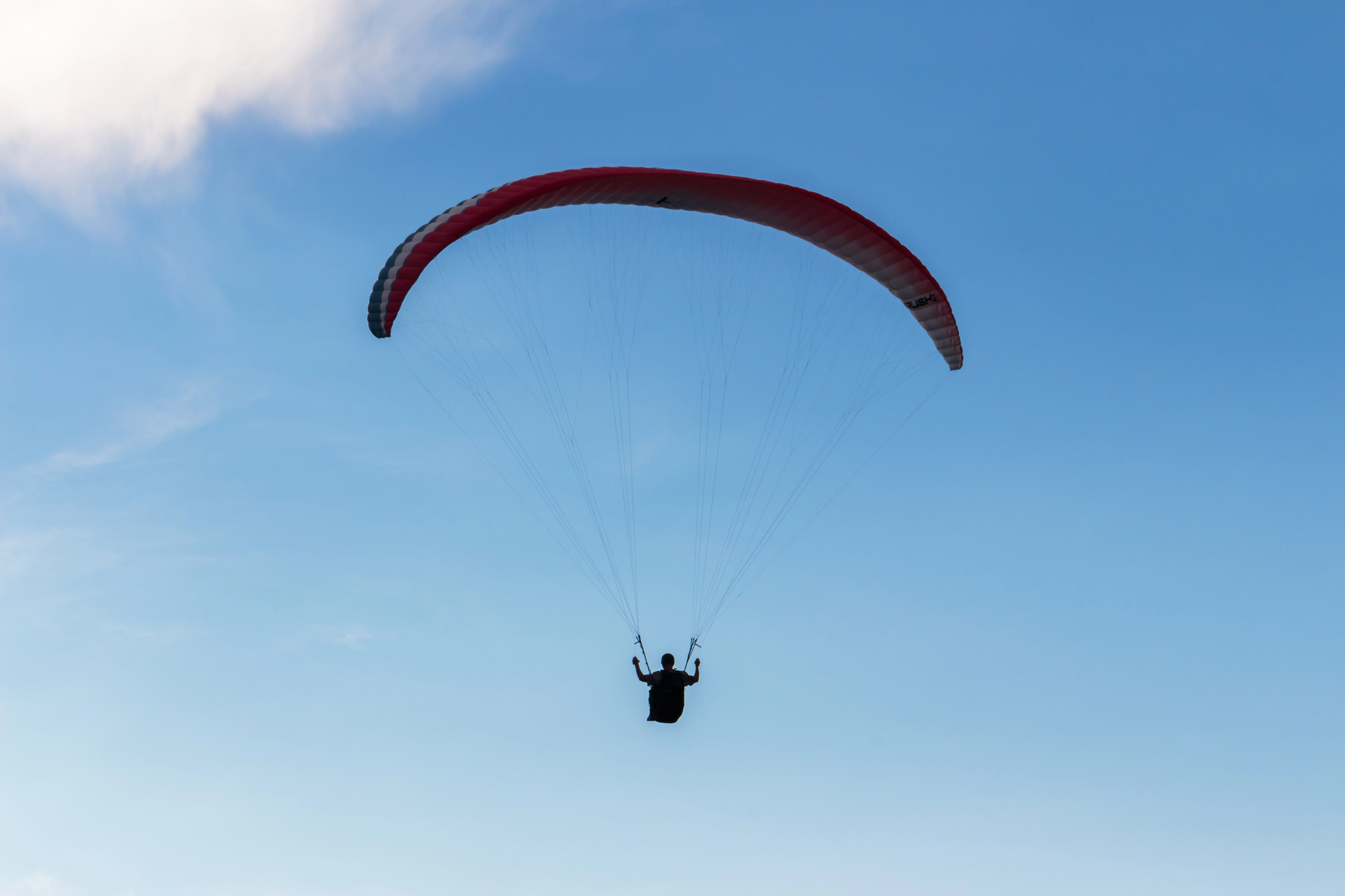 Sul Informação - Alemão ferido com gravidade após acidente com parapente em Sagres