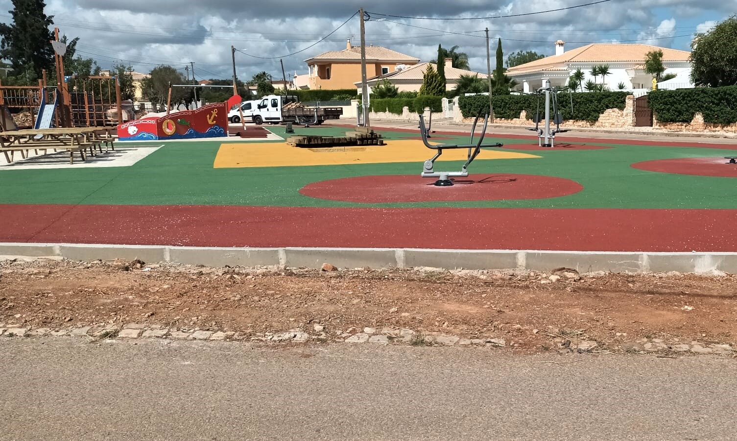 Sul Informação - Urbanização na Mexilhoeira Grande vai ter novo parque infantil