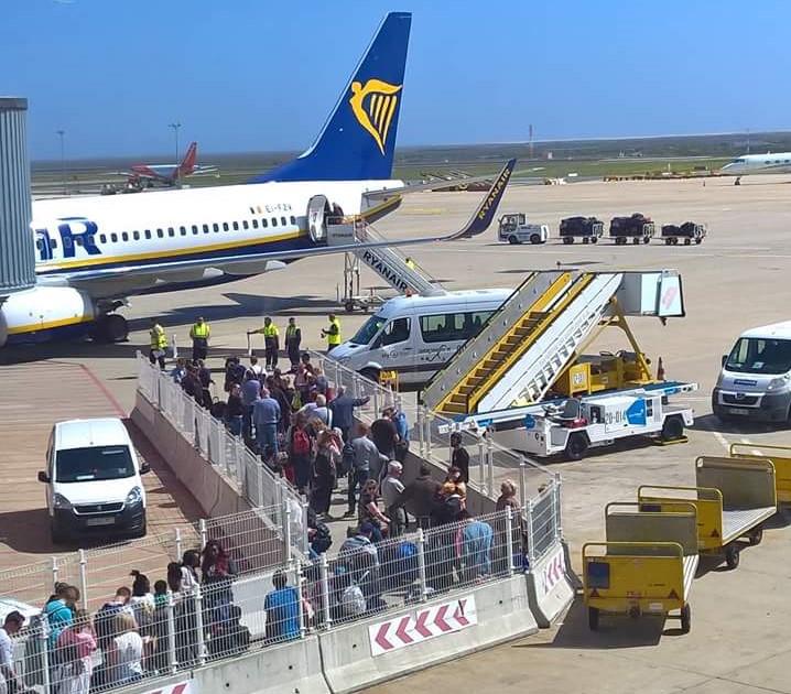 Sul Informação - Quatro voos da Ryanair cancelados no Aeroporto de Faro devido à greve