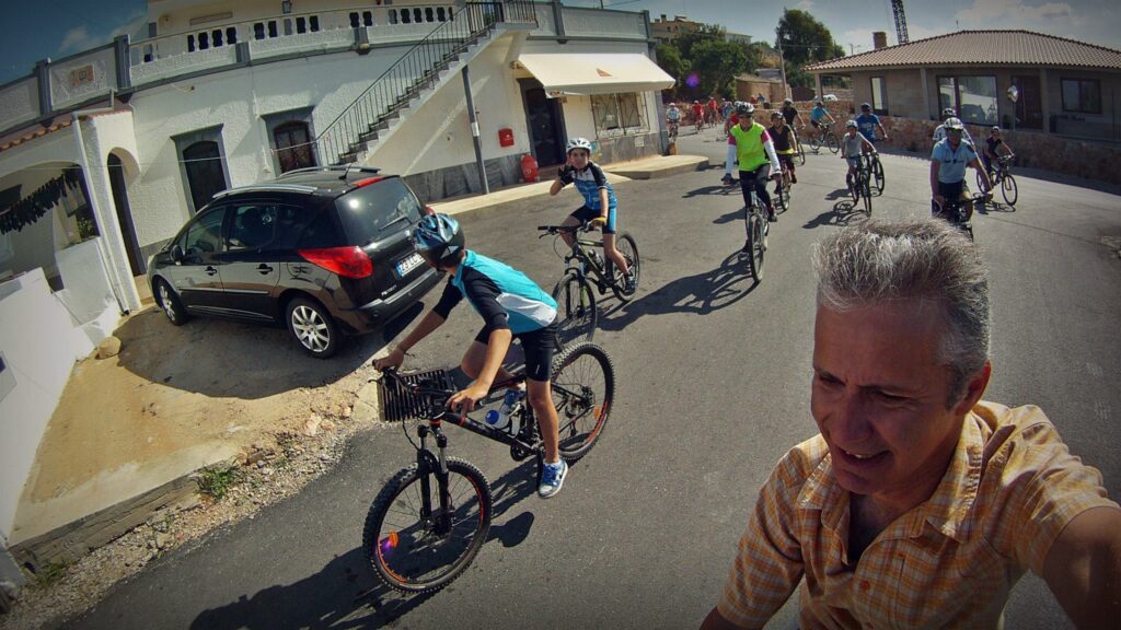 Passeio de bicicleta em família