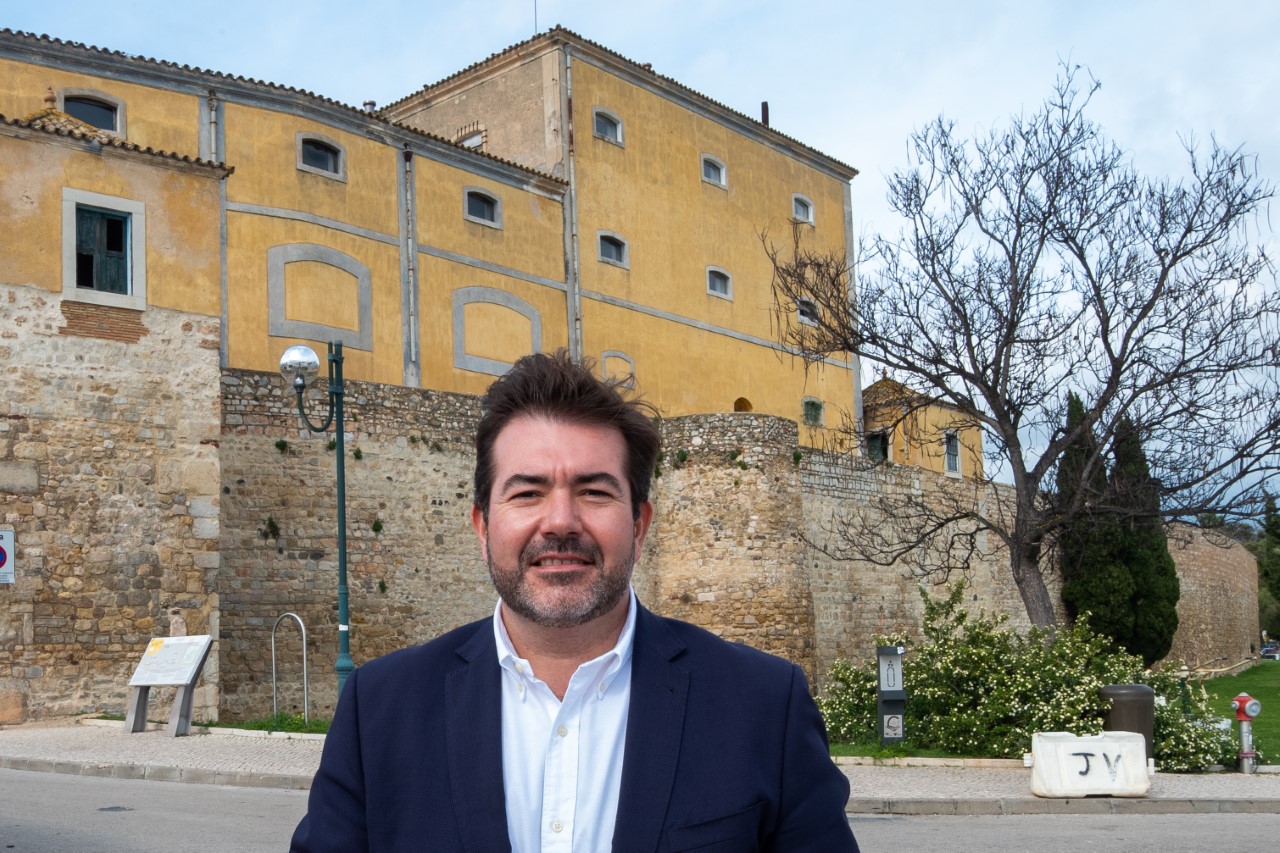 Sul Informação - Fábrica da Cerveja deita muros abaixo para “invadir” a Vila-Adentro de Faro