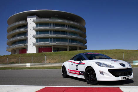 Sul Informação - Peugeot RCZ é nova “estrela do plantel” da Racing School do Autódromo do Algarve