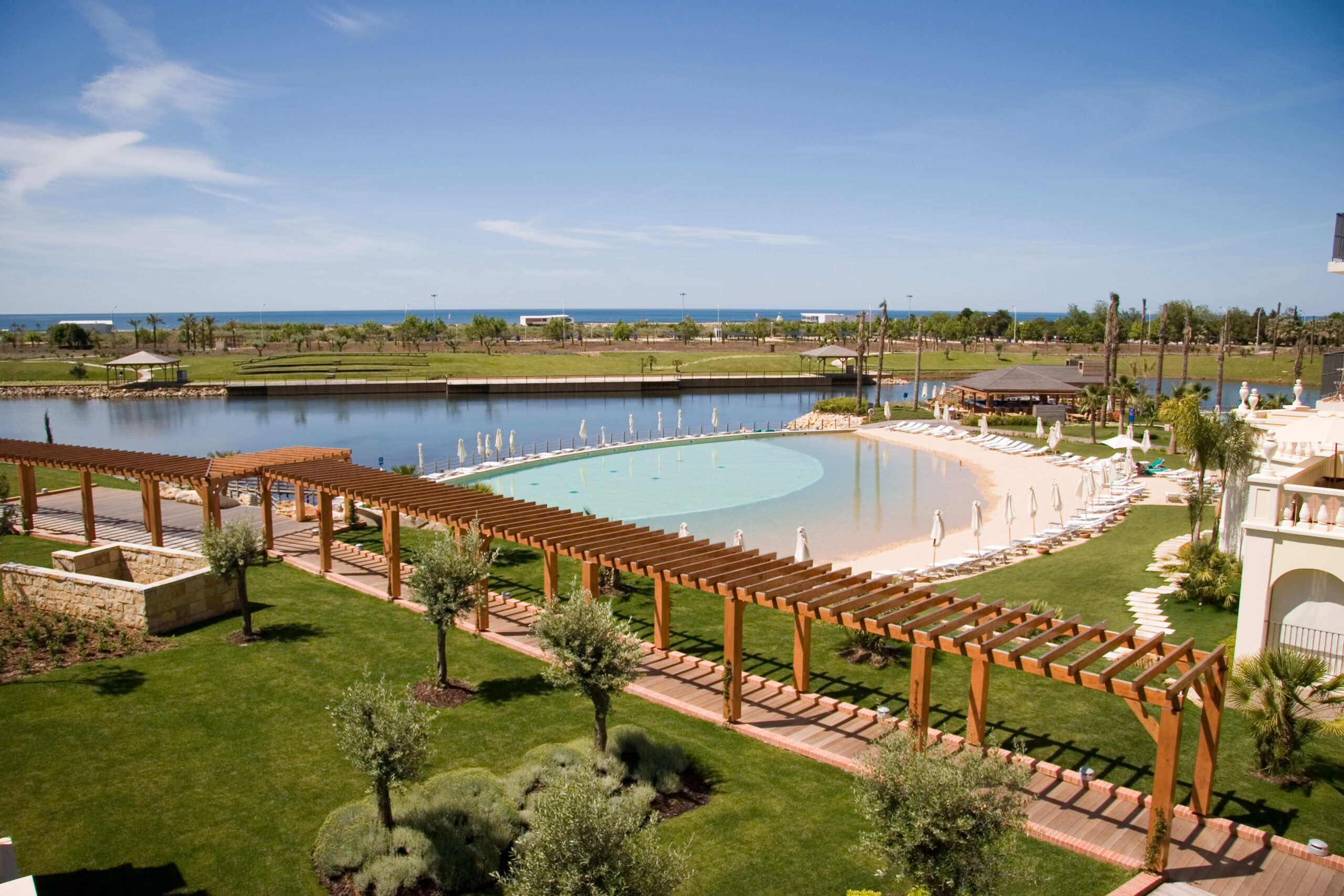 Sul Informação - Domes Lake Algarve eleito melhor hotel da Europa junto à água