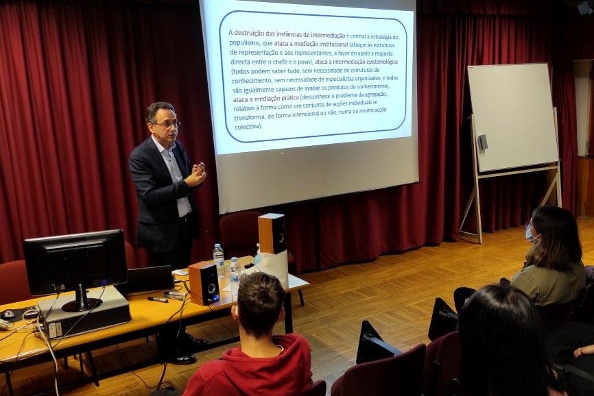 Sul Informação - Escola Secundária de Portimão convidou Porfírio Silva para sessão do “Parlamento dos Jovens”