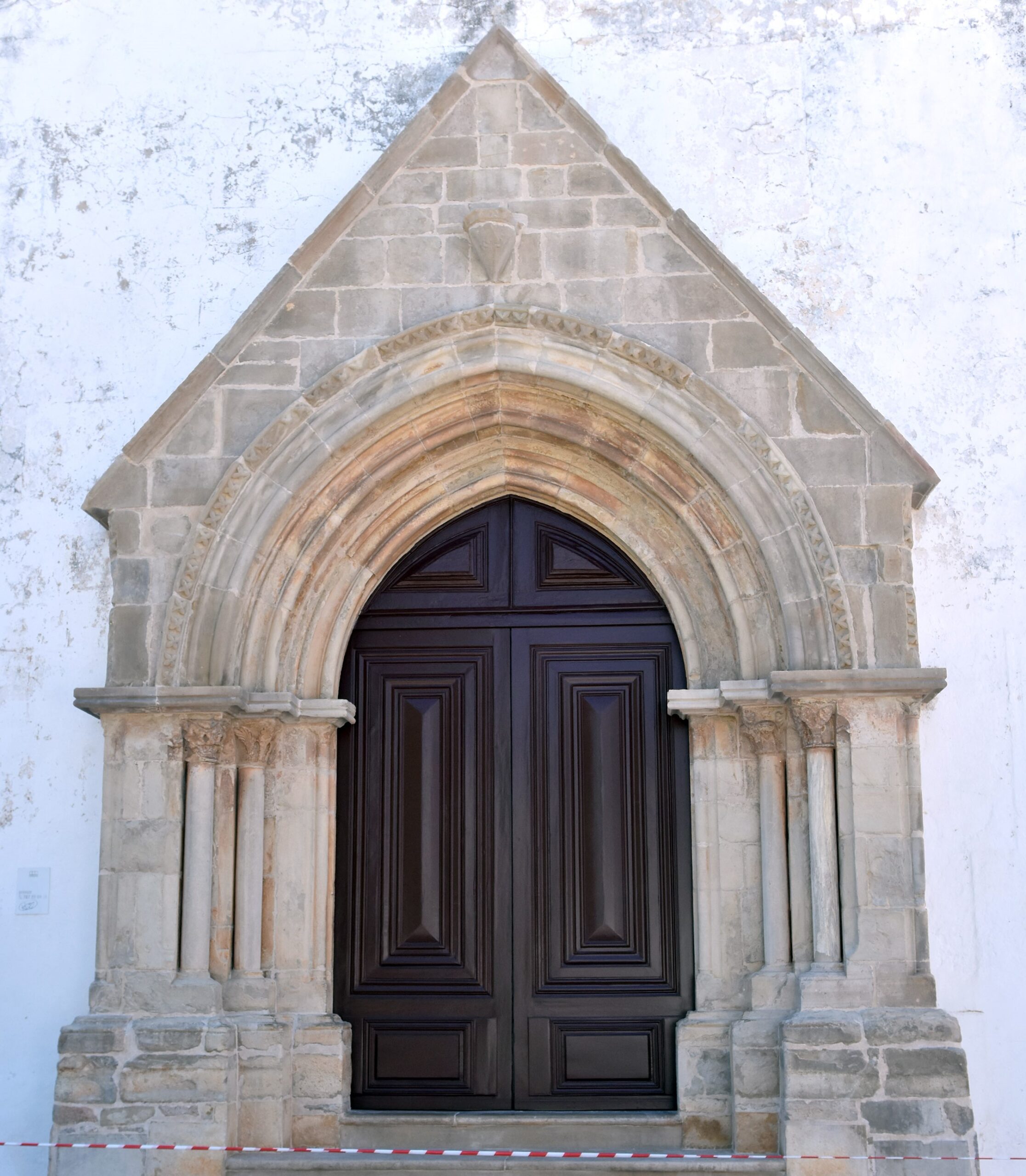Sul Informação - Pórtico da Igreja Matriz de Loulé já está restaurado