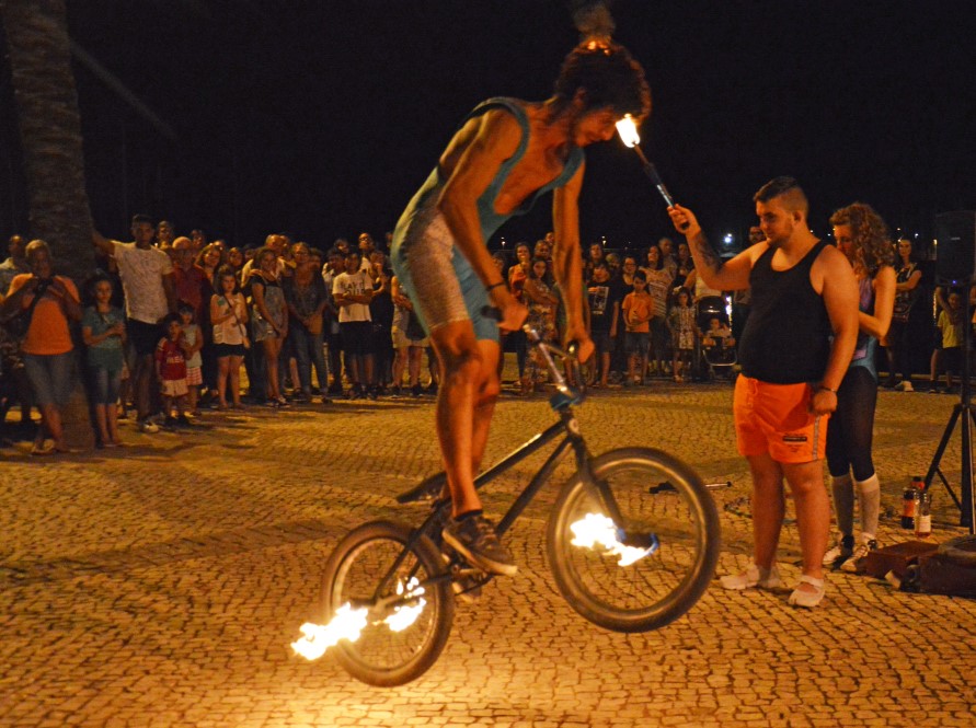 Sul Informação - Fotogaleria: Festival da Sardinha (e não só) traz animação à baixa de Portimão
