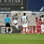 Sul Informação - Portimonense não vence Aves, mas quebra série de derrotas