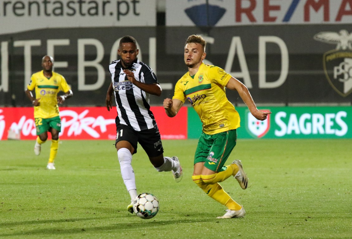 Sul Informação - Samuel defende penálti e evita que Portimonense comece a época com derrota