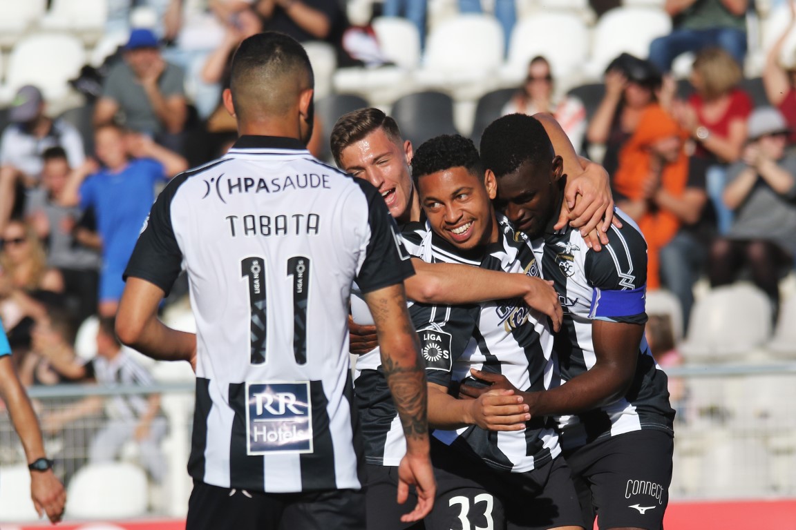 Sul Informação - Portimonense bate Nacional por 5-1 num dia em que as mulheres foram à bola de graça