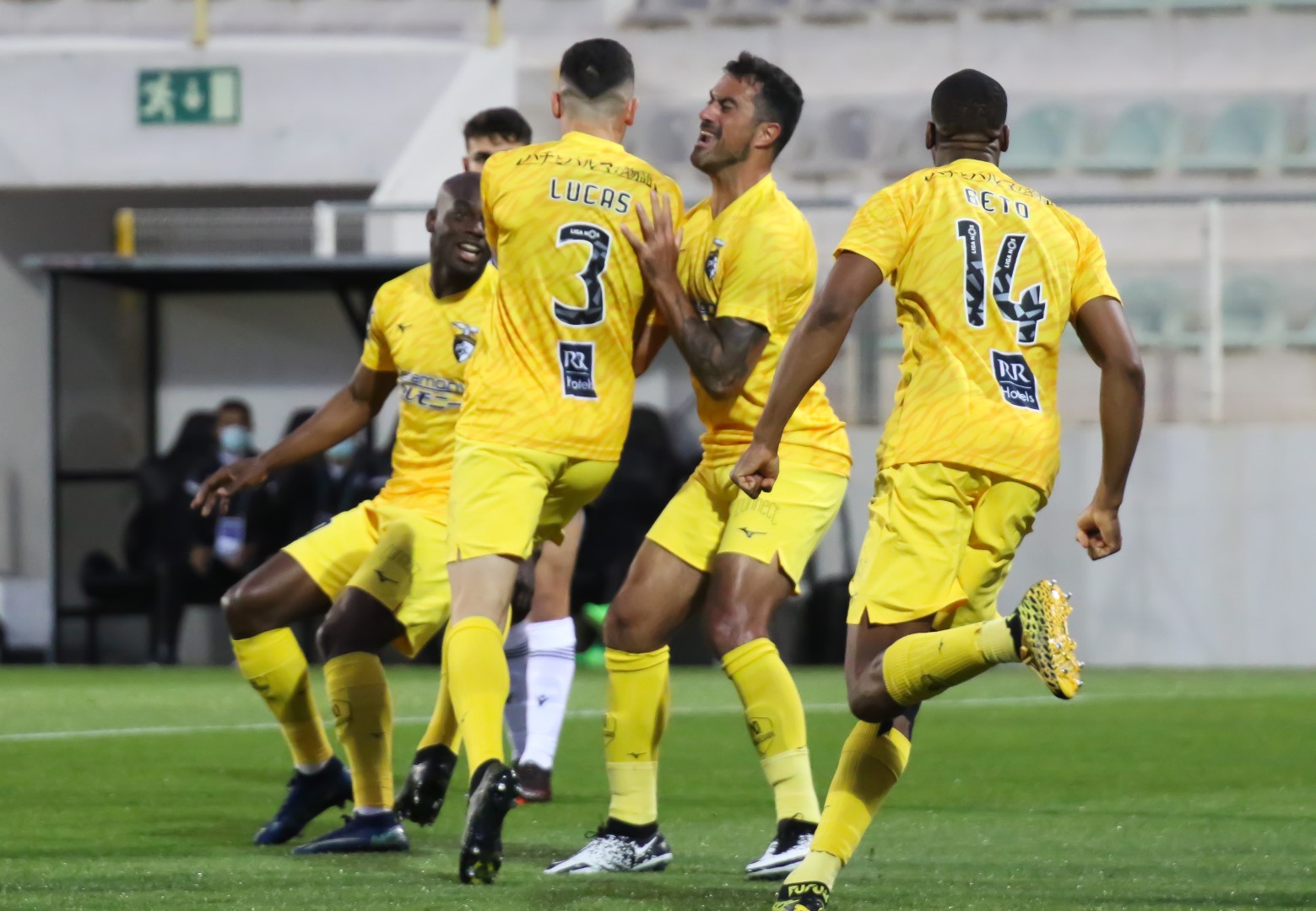 Sul Informação - Canto, penálti e “bomba” de Beto dão vitória ao Portimonense