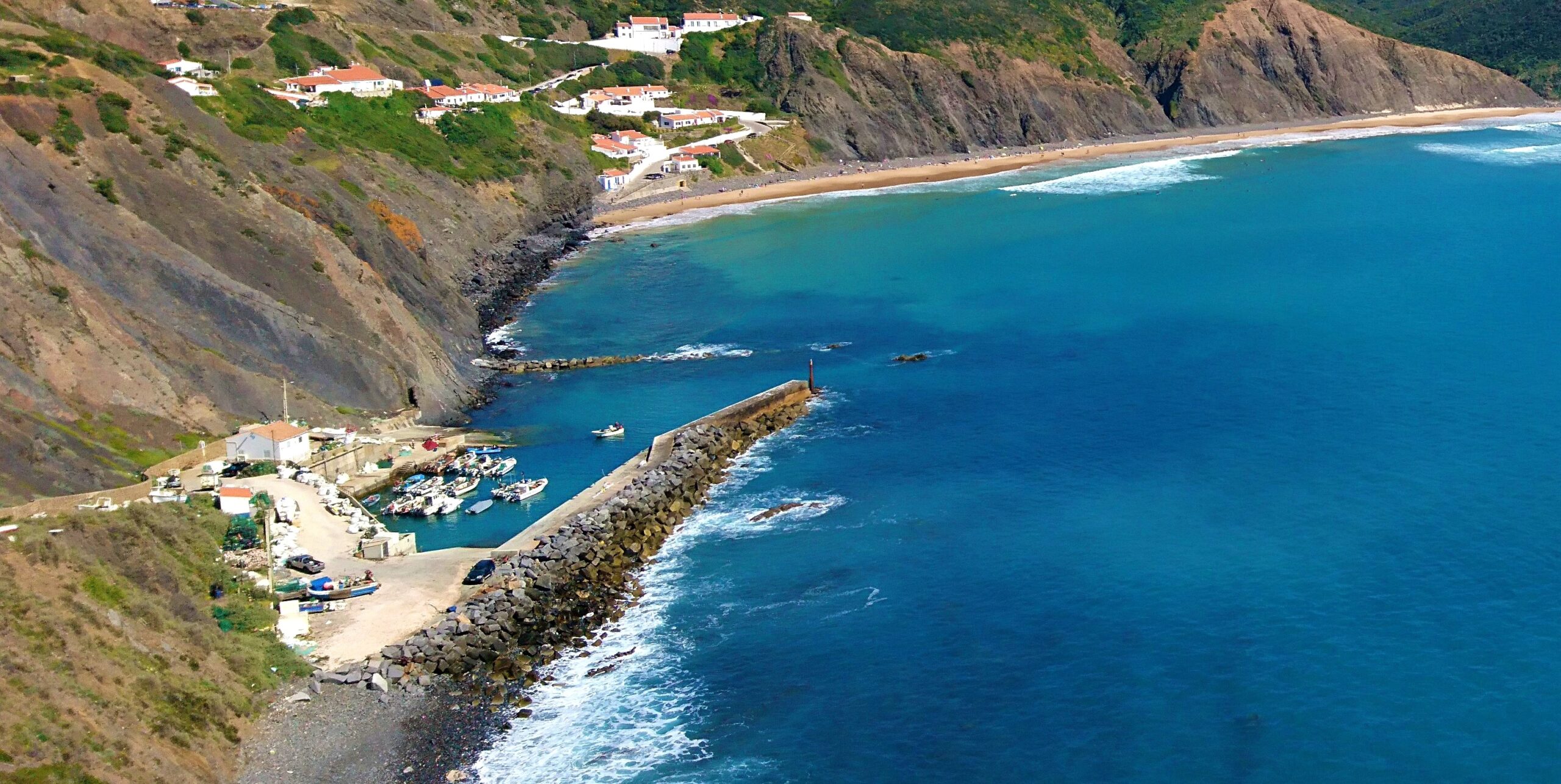 Sul Informação - Aljezur apoia Associação dos Pescadores do Portinho de Arrifana e Costa Vicentina com 23 mil euros