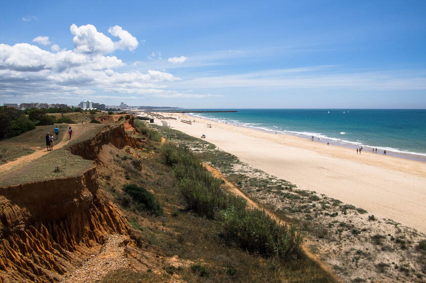 Sul Informação - Britânico morre depois de se sentir mal na arriba da praia da Rocha Baixinha