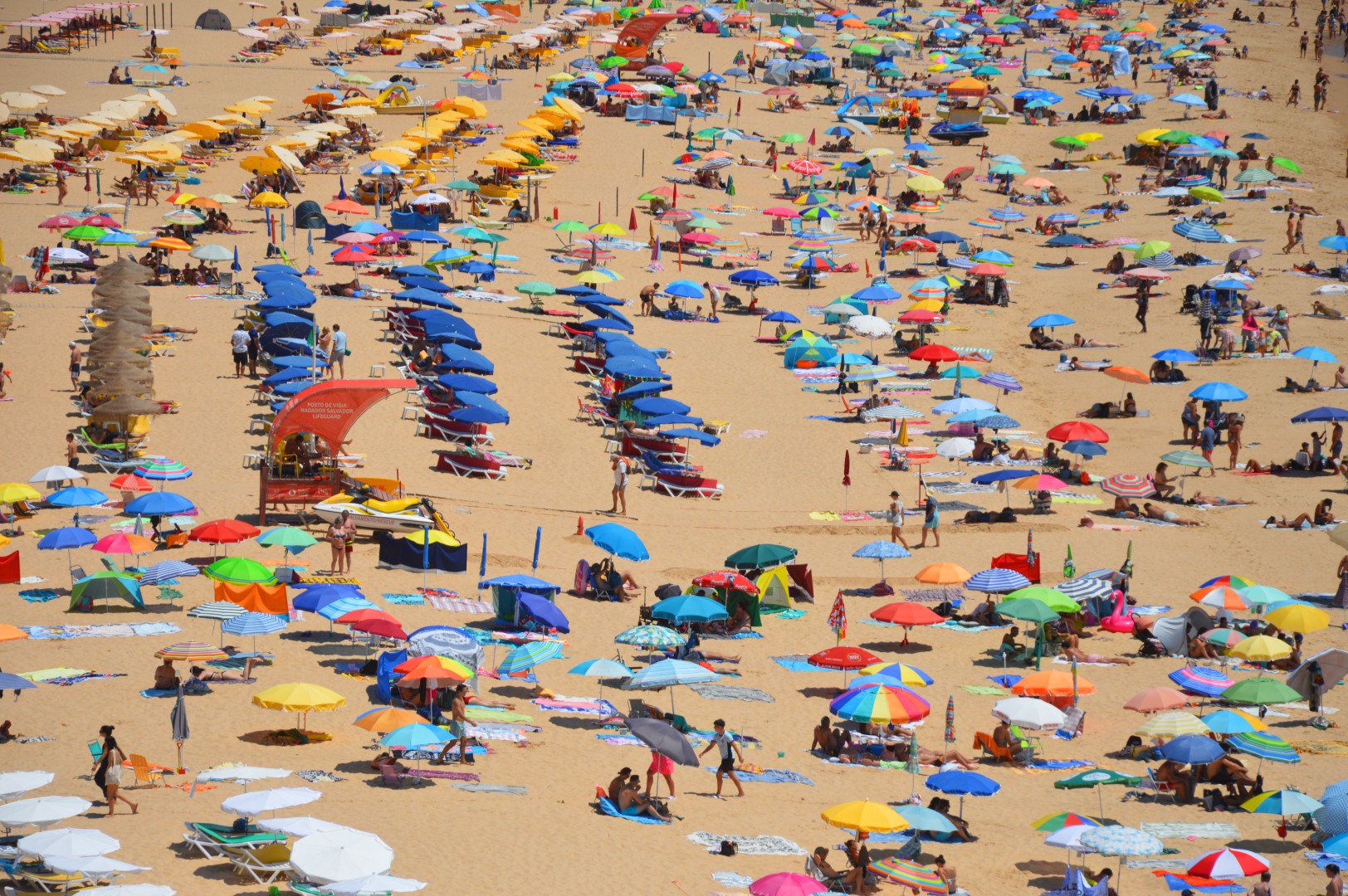 Sul Informação - Hóspedes portugueses e as suas dormidas subiram em Agosto no Algarve