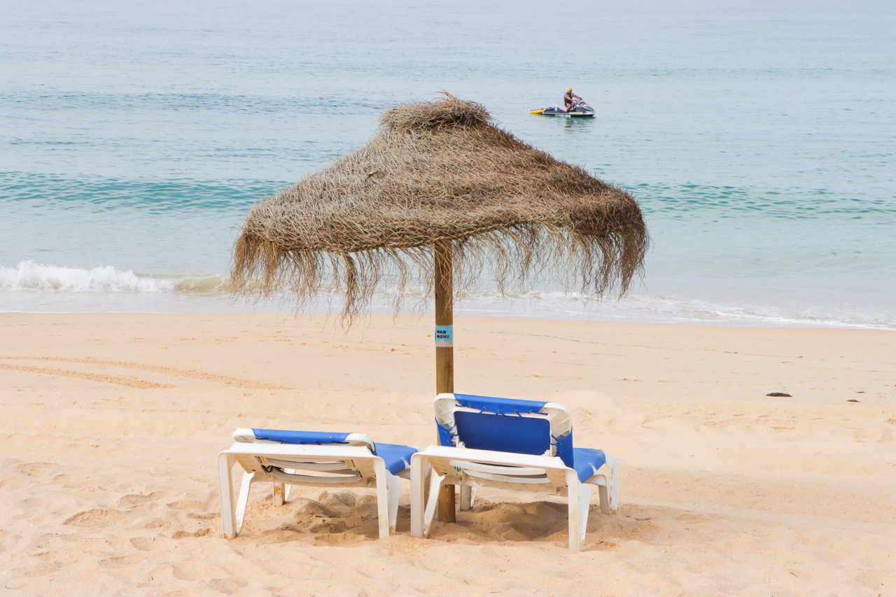 Sul Informação - Concessionários de praia cumprem regras mas não conseguem “fazer face aos prejuízos”