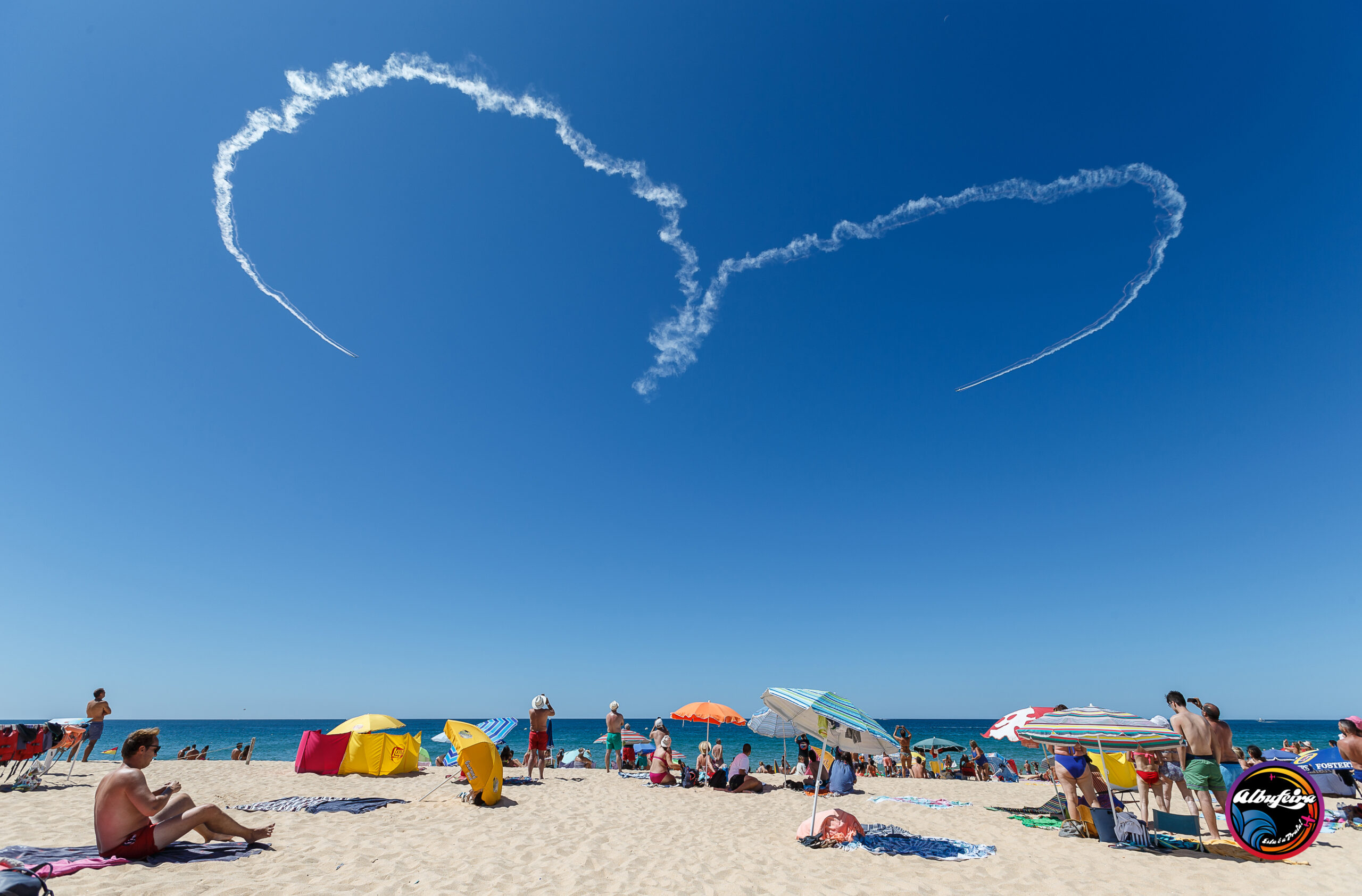 Sul Informação - Albufeira dá «brinde» no céu aos veraneantes