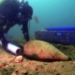 Sul Informação - Primeira ânfora romana do tipo Dressel 1 intacta recuperada por arqueólogos em Portugal foi recolhida no Arade