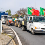 Sul Informação - Contra a «discriminação do Governo» agricultores algarvios marcham na EN125